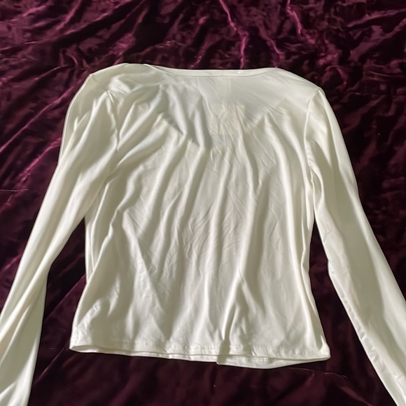 Olivia Rae - long sleeve v-neck mid-crop top. - Picture 3 of 4